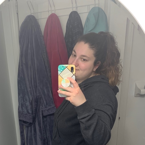 Meet your Posher, Sabrina - Picture 1 of 1